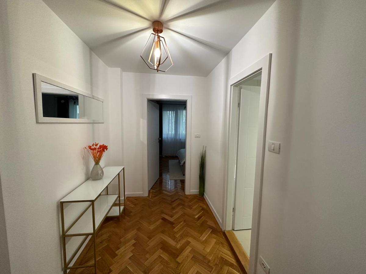 Esi Apartments #Central With Garage 蒂米什瓦拉 外观 照片